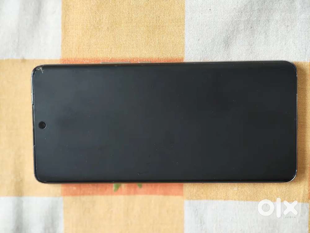 Honor X9b     8/256 GB    1 YEAR OLD