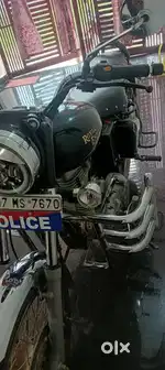 Bahut badhiya gadi hai koi kam nhi hai mere pass 3 gadi hai ishliye b