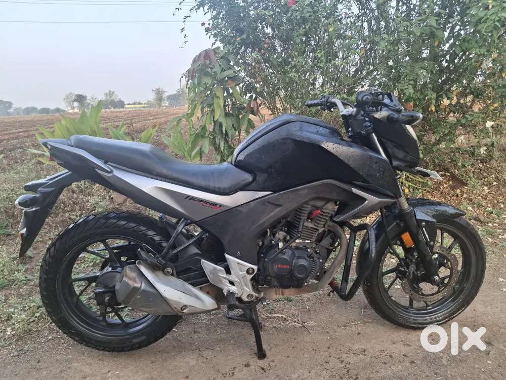 hornet 160r 2017model offer 56,000 slightly negotiable