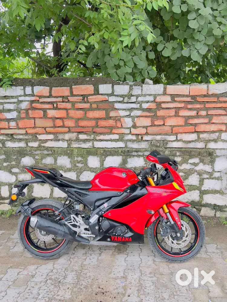 R15 V4 RED COLOUR