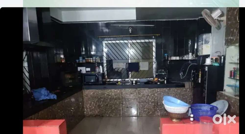 4bhk with servant quarter 500 meters from DPS