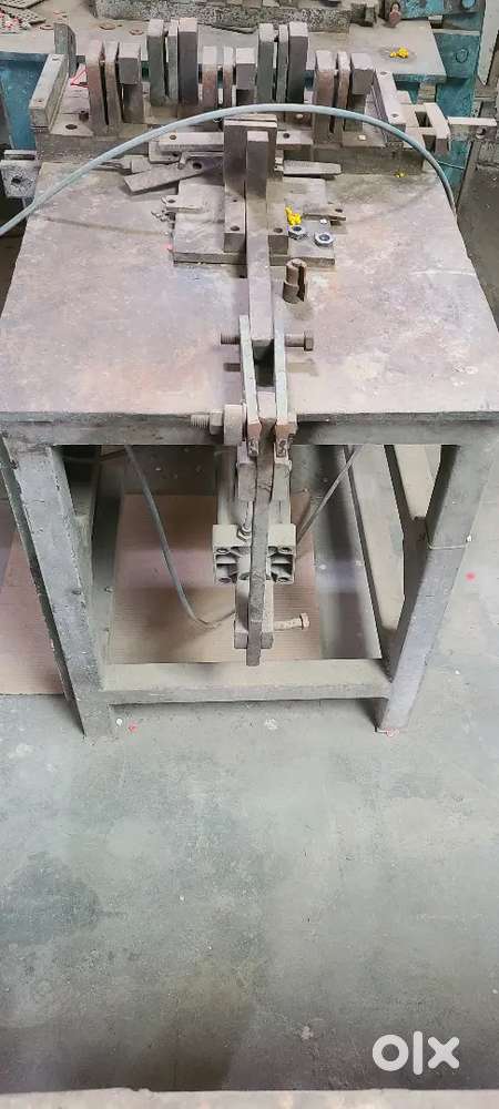 Battery selling machine