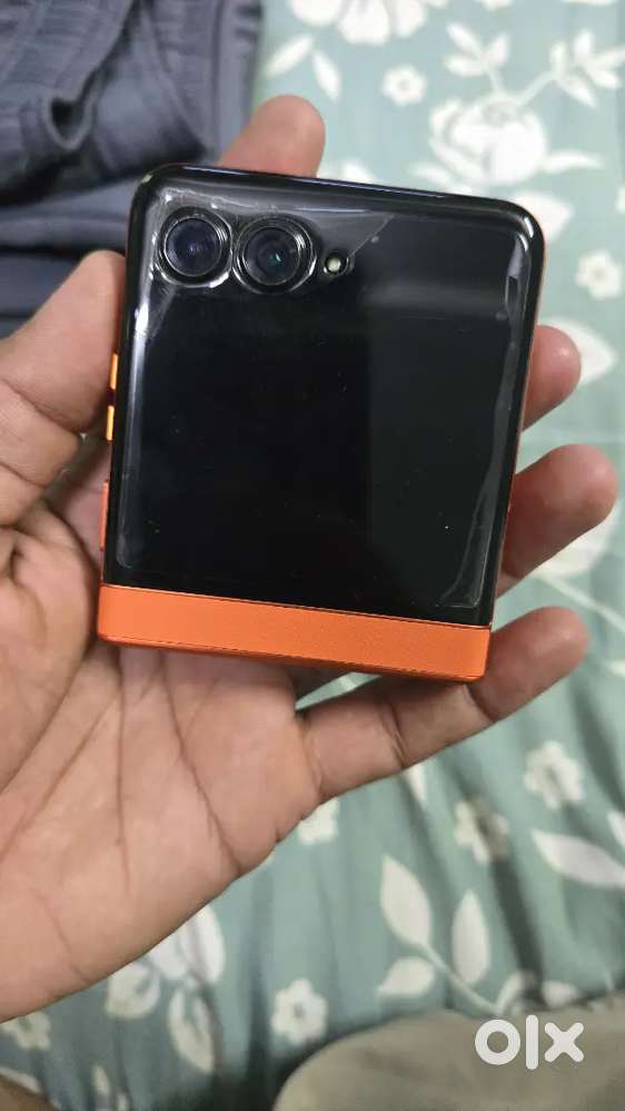 Motorola razr 50