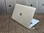 Apple Macbook Pro  i7/16/512/5.5gb Graphics  15inch Retina Touchbar