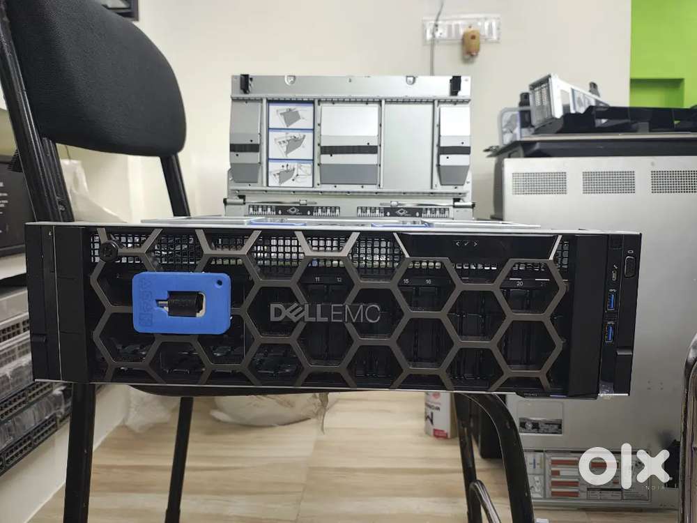 R940 server 
Xeon platinum 28cores56threads *4
256gb ram
1.2tb sas*2