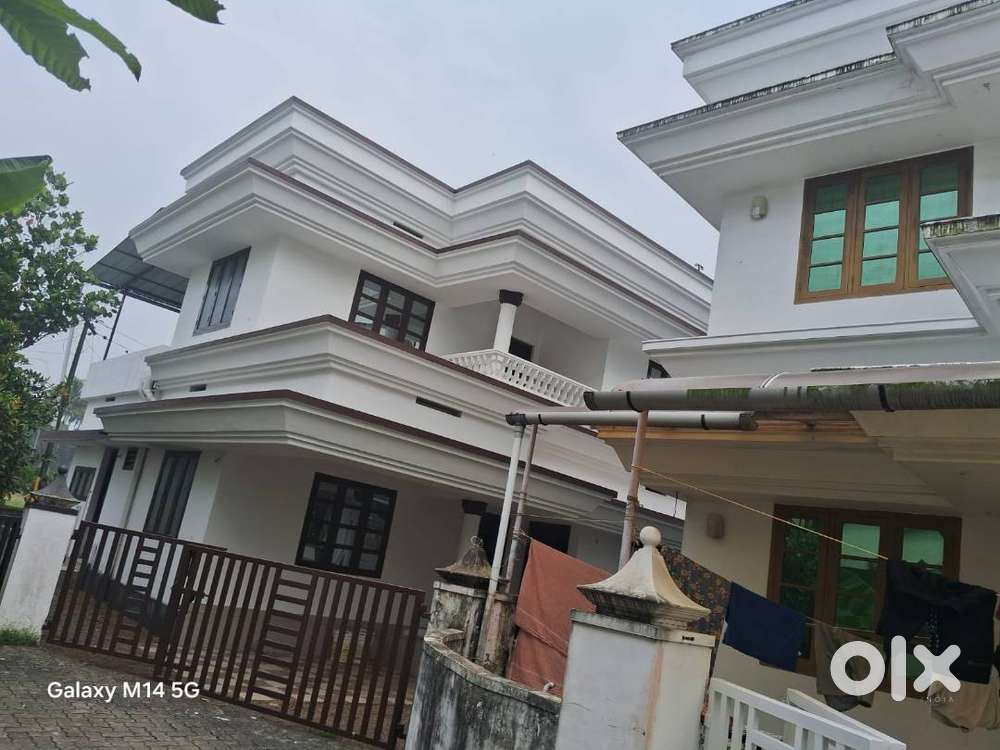 2000sqft 4BHK Semifurnished House in Thandekkadu, Perumbavoor.