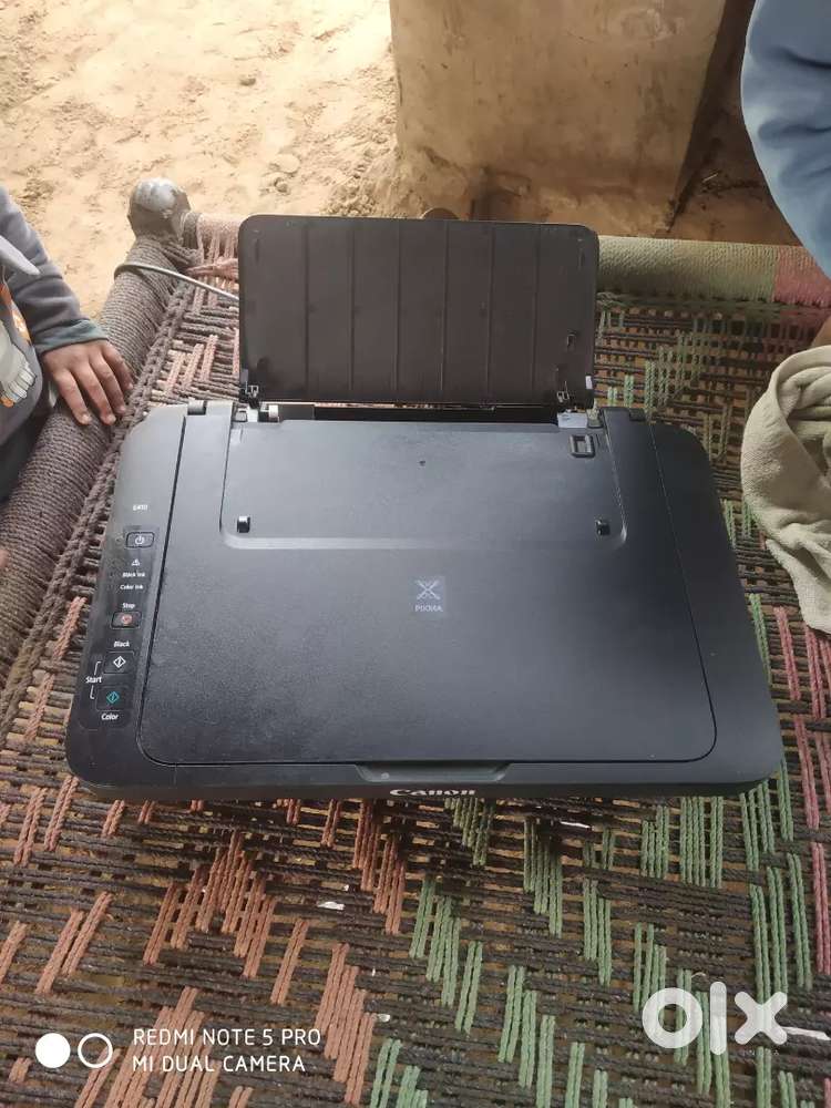 Canon company ka printer hai bdiya hai bdiya print deta hai but ink