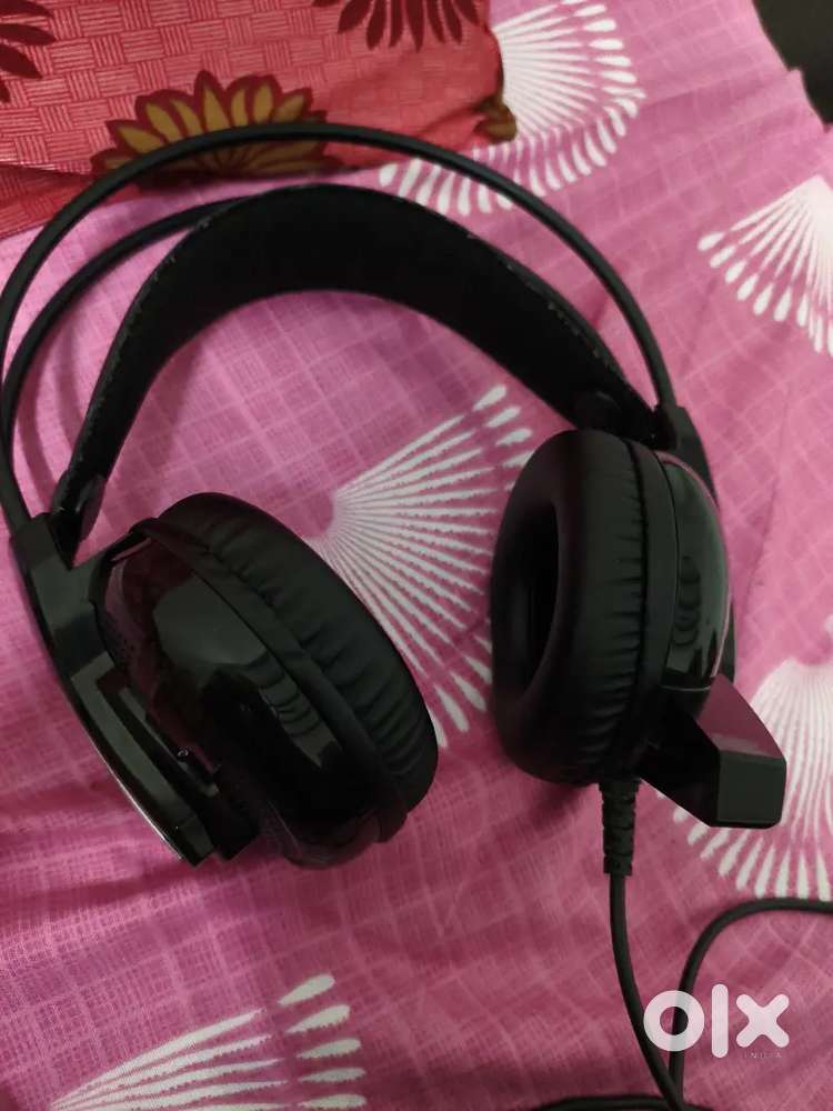 Ant eSports headphones