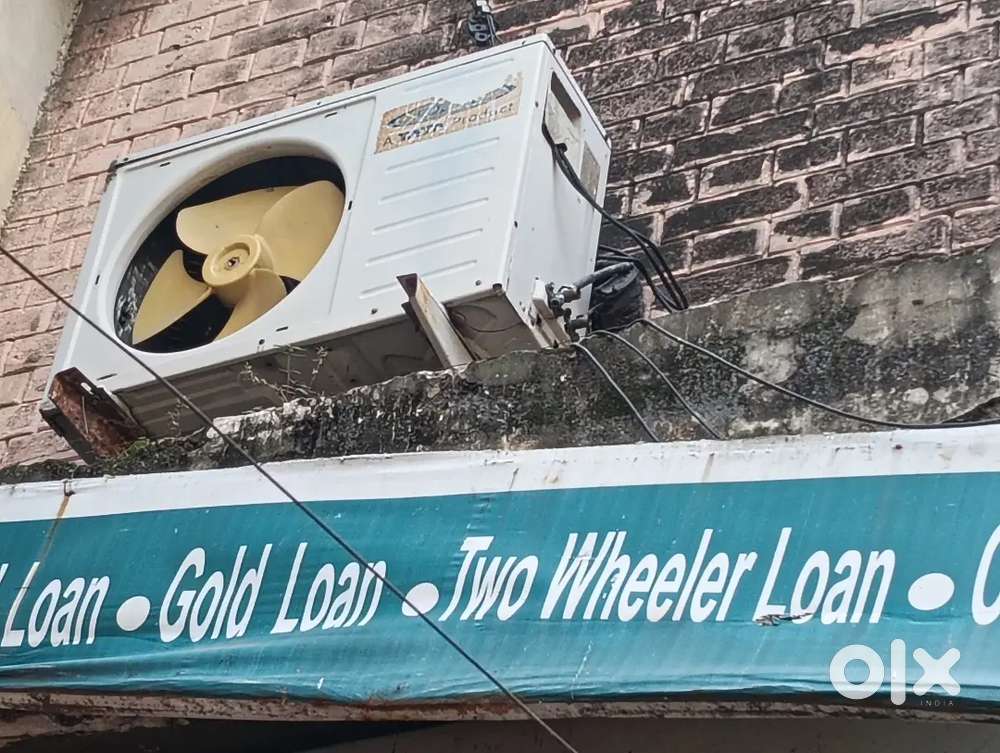 1.5 TON AC MAKE VOLTAS IN RUNNING CONDITION