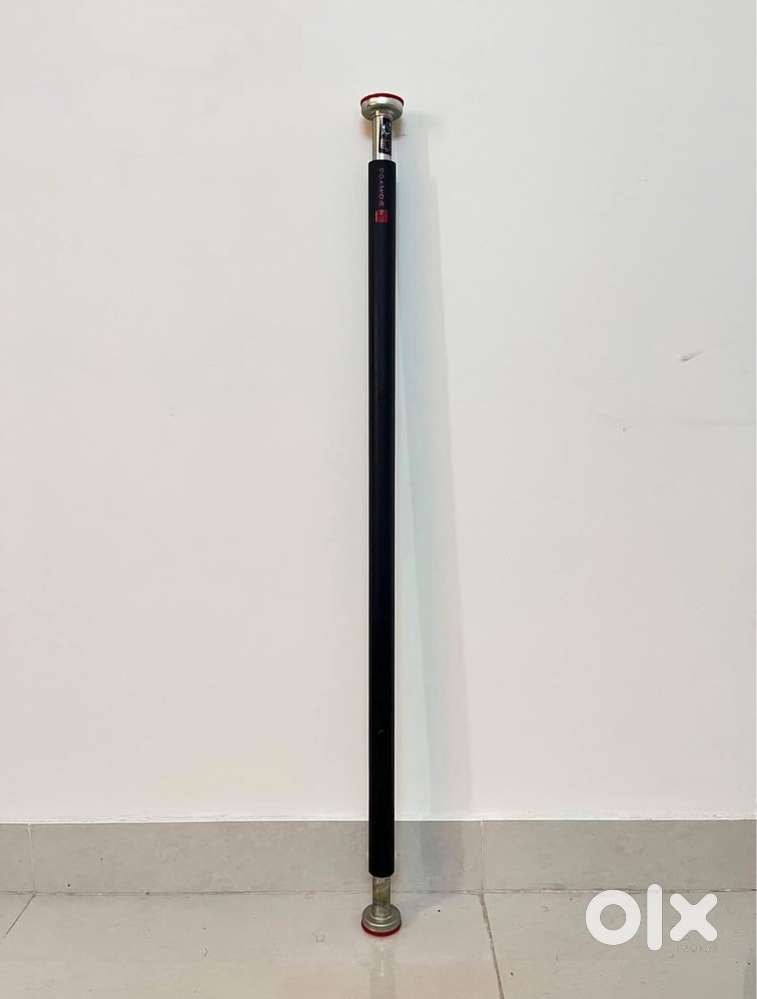 Move out Sale !! Deacthlon Pull Bar - Lockable Suction