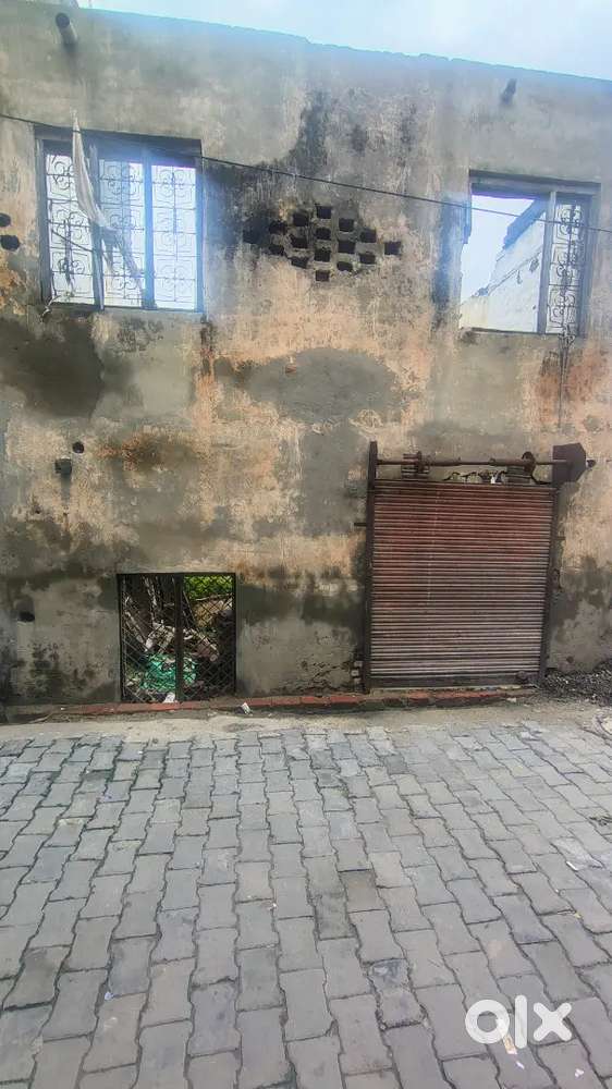 100 gaj plot in new desraj colony near shamshan road