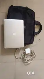 MACBOOK AIR