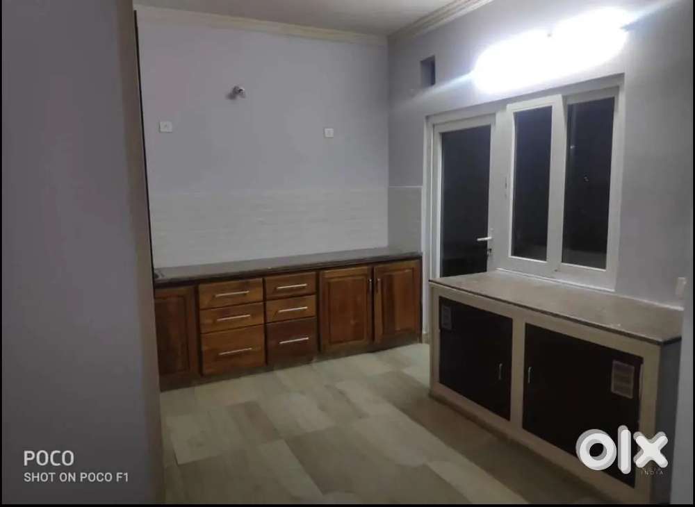 Spacious 3BHK for rent in prime locality only for VEGETARIAN FAMILY