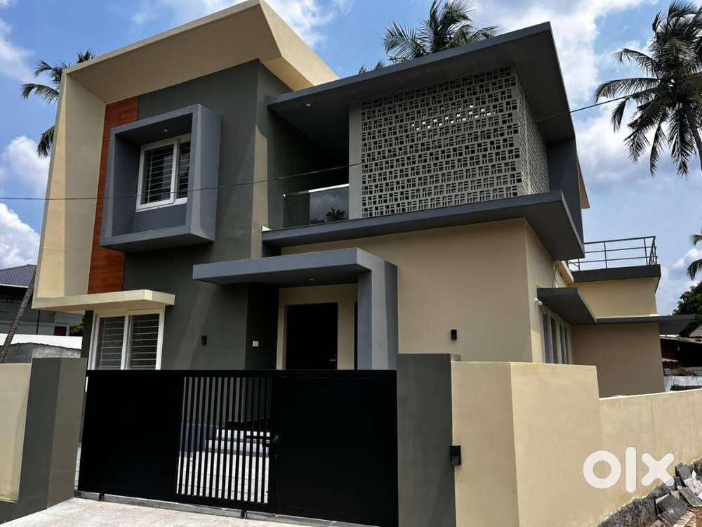 Gorgeous 4bhk,1925 SqFt New Villa near Thrissur
