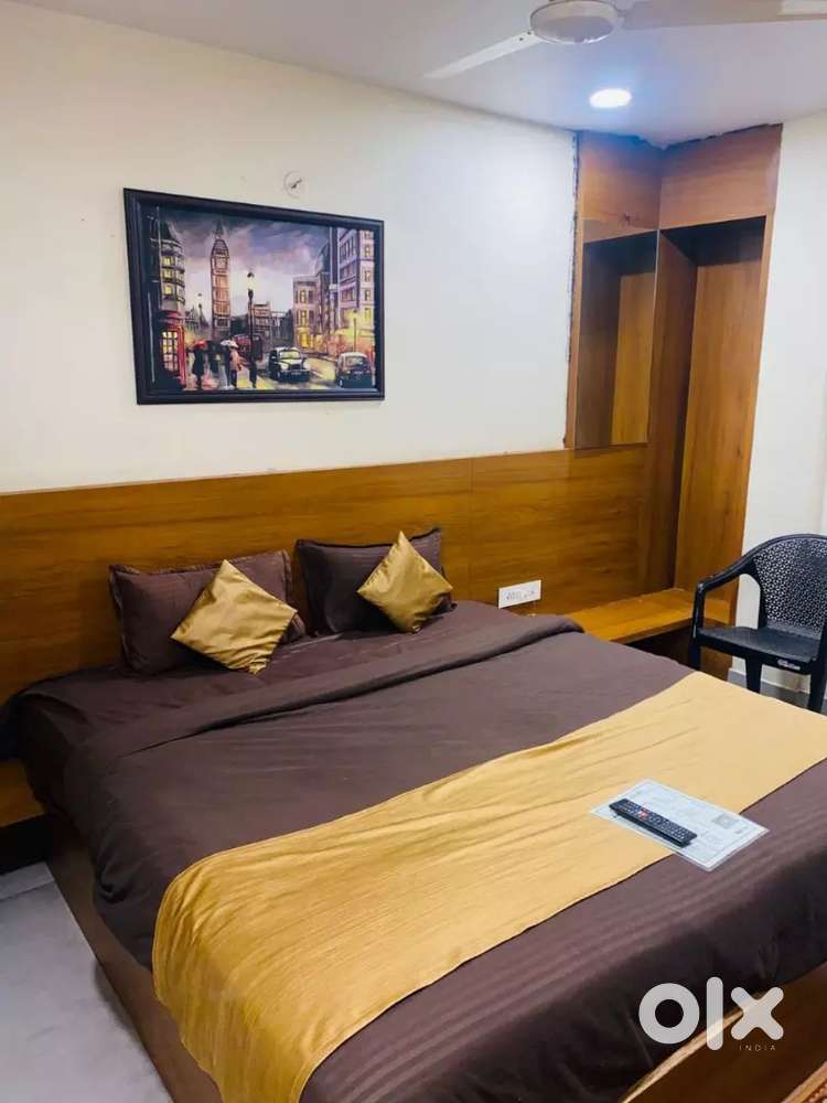 Hotel Reception par kaam karne k liye ladka ya ladki chaiye