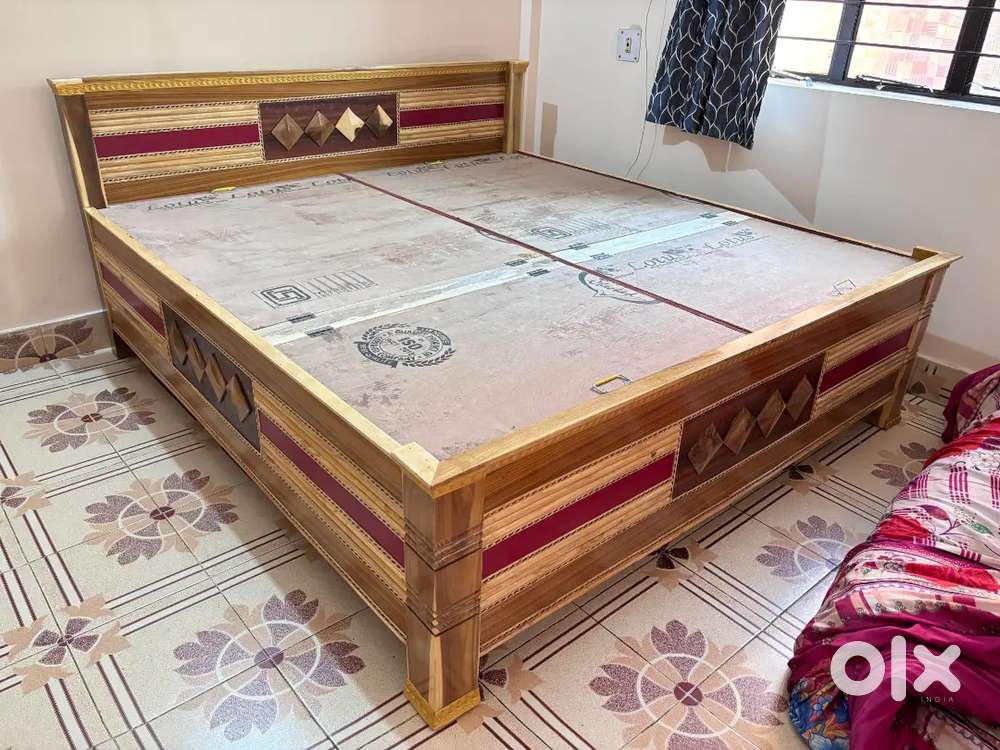 King size box bed having size 6/6.5