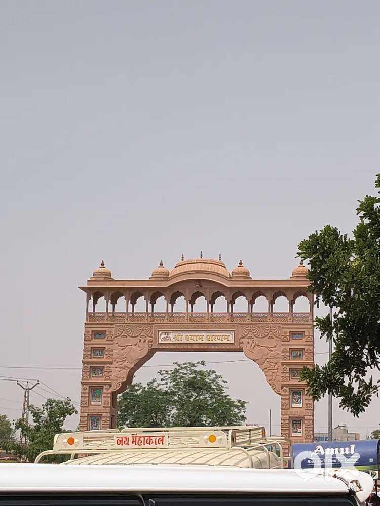 Ola uber me gari chlna h