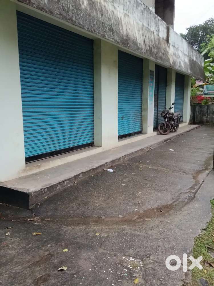 A newly painted two rooms shop for rent