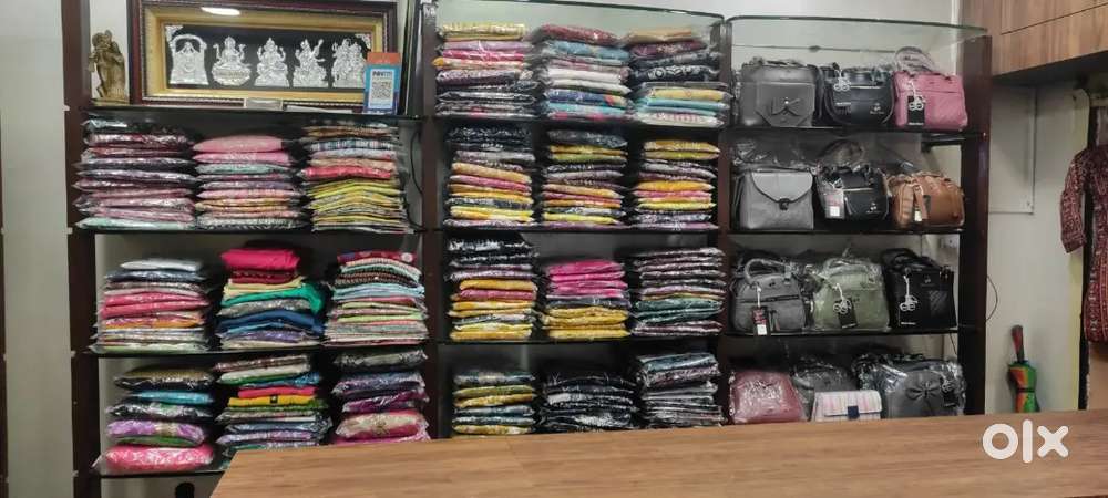 Retail shop for rent in busy main road area