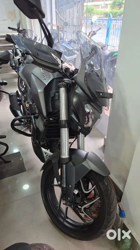 DOMINAR 400 BLACK NEW EDITION BOUGHT IN 03/07/2025