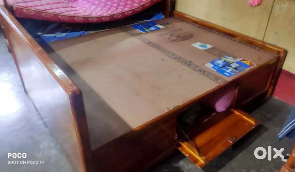 Queen size bed shagun wood