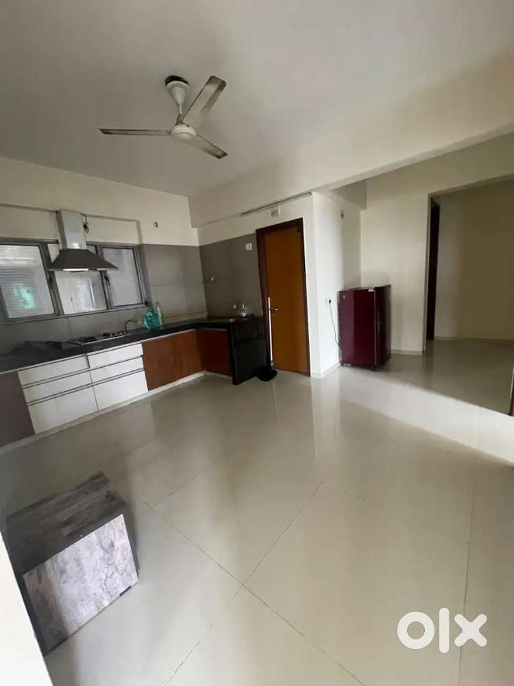 4bhk semi furnished apartment for rent in Enigma  cambay hotel Thaltej