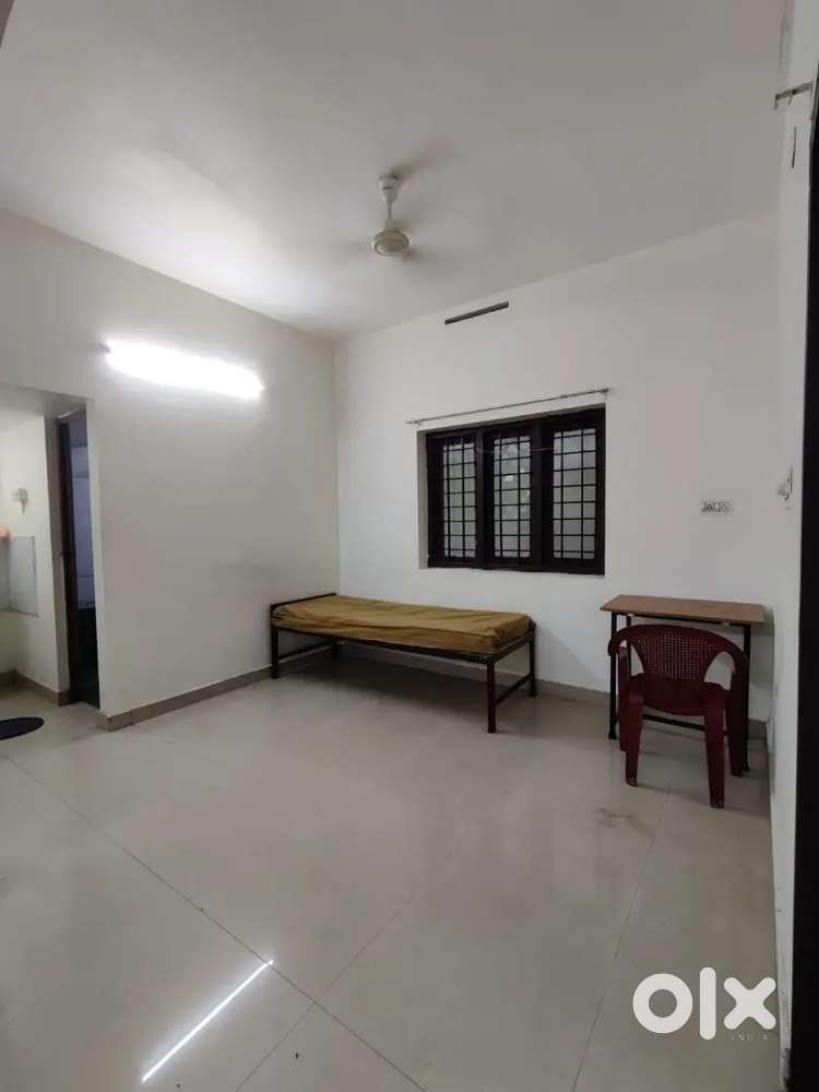 Rental  new 2 bhk house floor fir families in pipeline Palarivattom