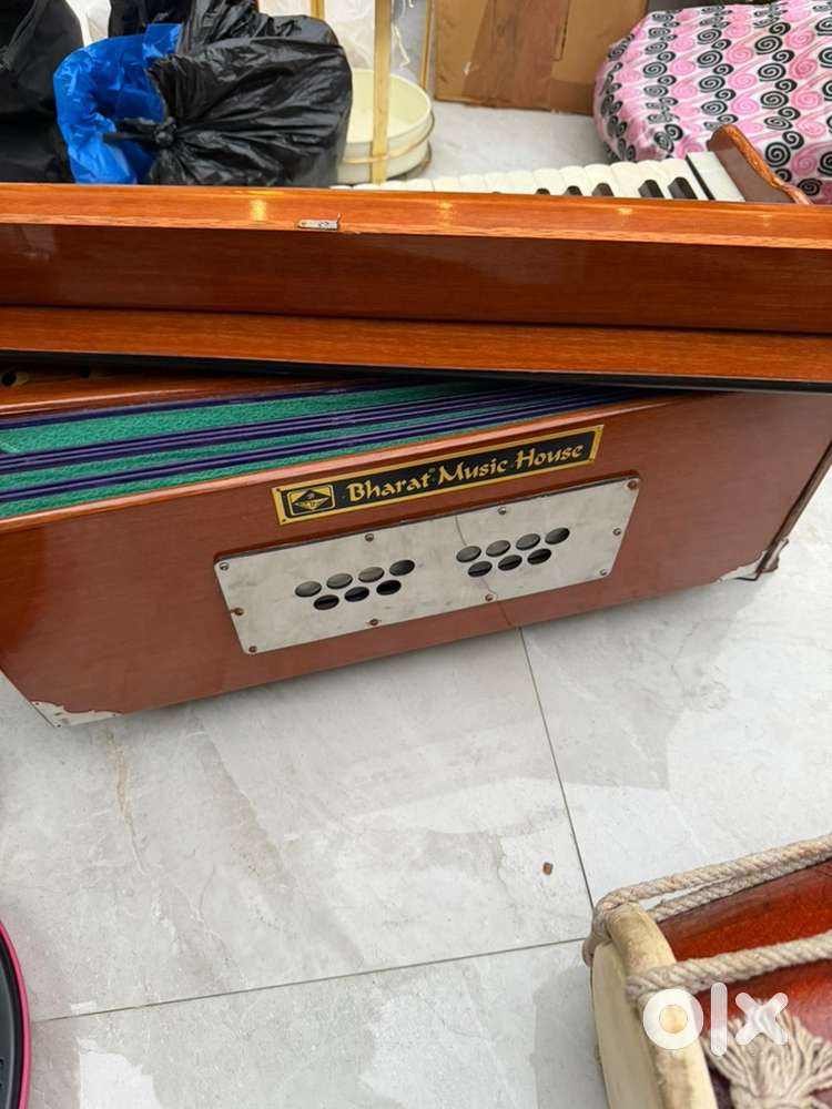 Brown colour harmonium