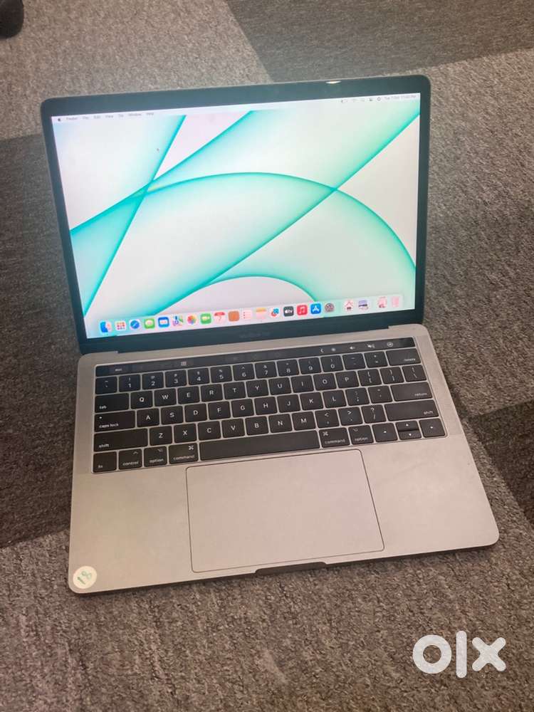 Apple MacBook Pro 13inch i5 2017 A1706 Display lines Comes after 4hrs
