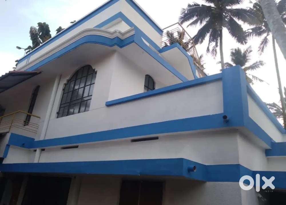 ഇടപ്പഴിഞ്ഞ് 7 സെൻറ് പഴയ വീട് ഒരുകോടി 30 ലക്ഷം നെഗോഷ്യബിൾ ആണ്