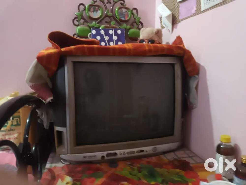 Aiwa  TV selling for 1500rs