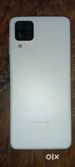 Samsung a12 4G.    ( 4GB 64GB )