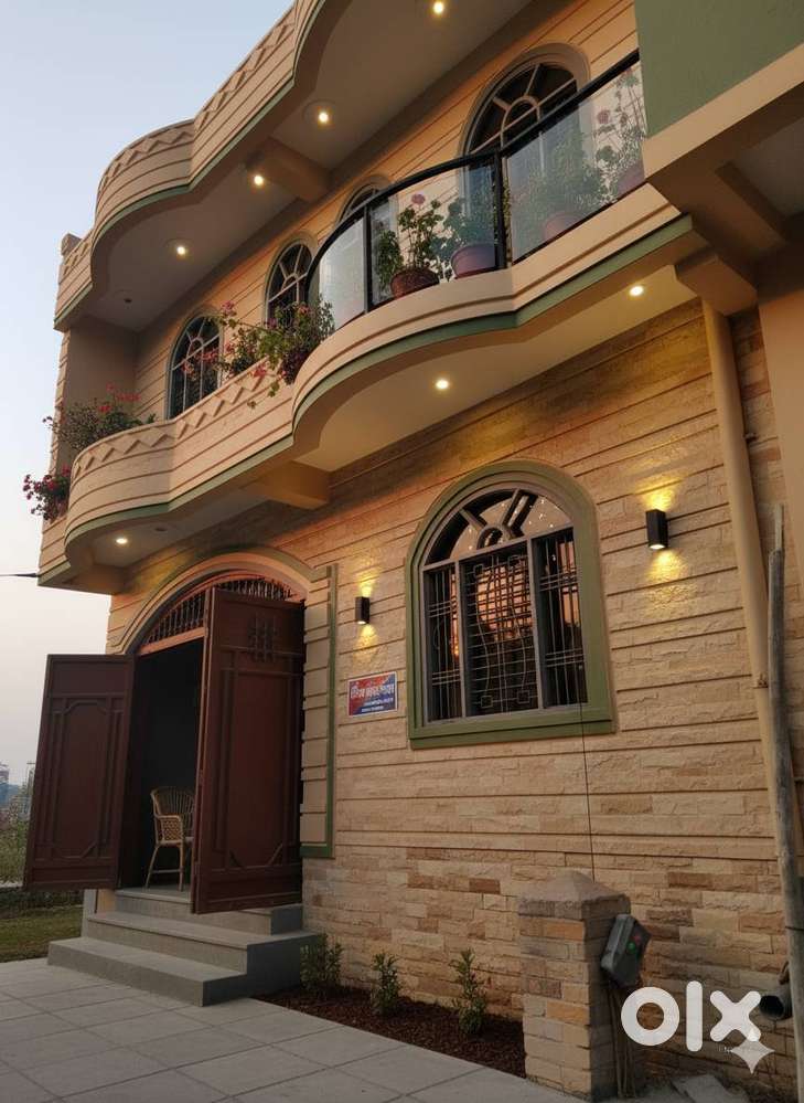 One room with no kitchen seperate bathroom