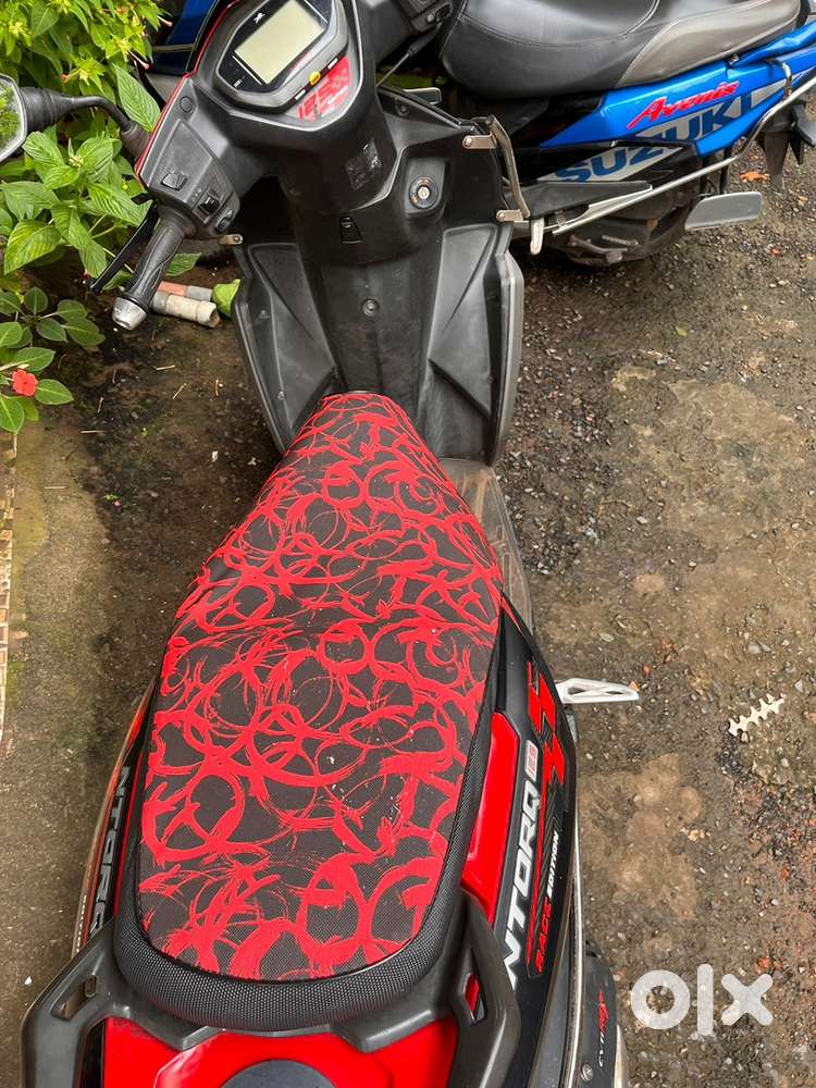Tvs ntorq race edition red colour