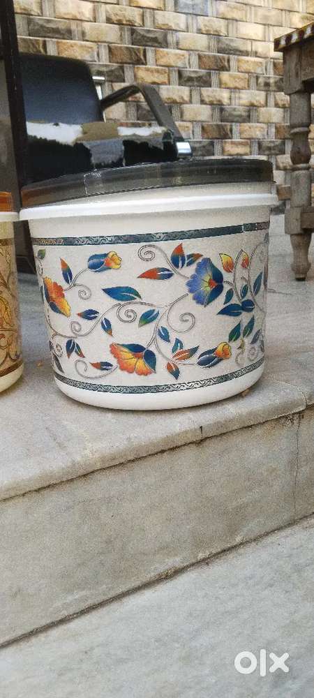 Plastic boxes total 120boxes