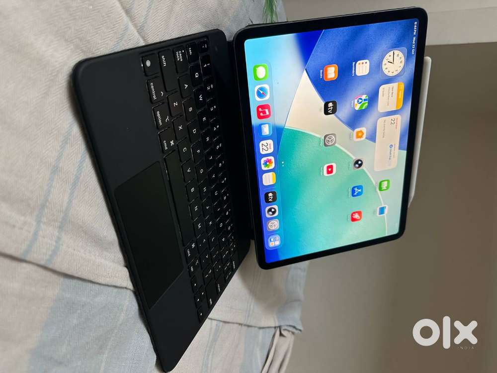 iPad Pro 2018 (64 GB, WiFi, Magic Keyboard, Apple Pencil)