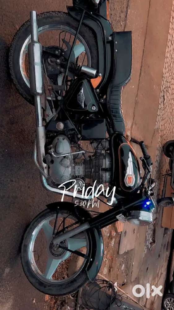 Royal enfield bullet with premium original pajaro alloys.