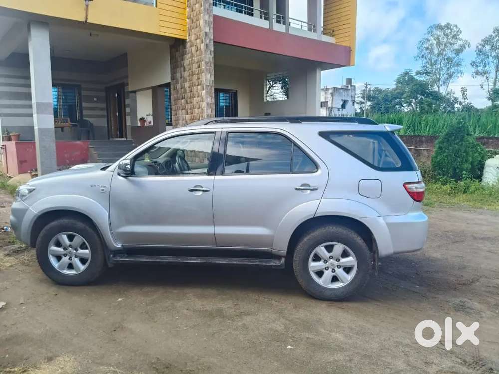 Toyota Fortuner 2010 Diesel 178000 Km Driven