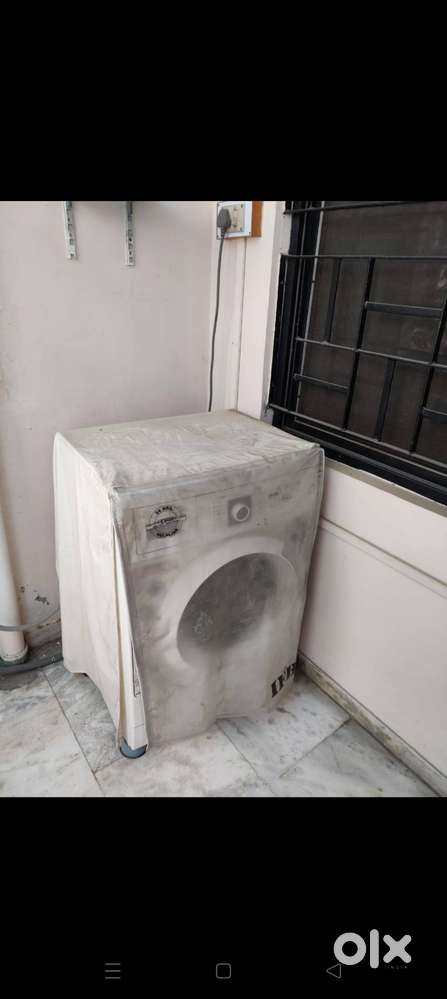 LOOKING FOR FEMALE FLATMATE IN BARODA