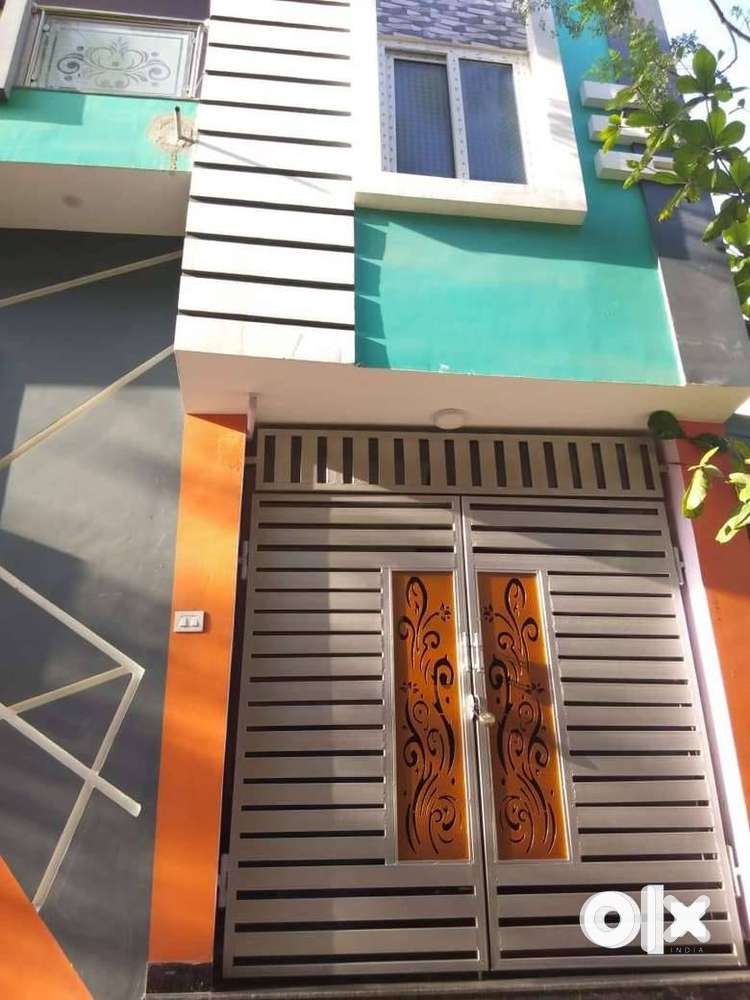 Renovated house (2BHK) for rent - First floor with balcony !!