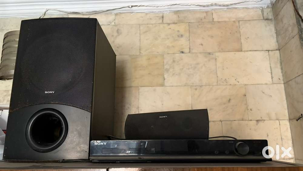 Sony DZ-340K … 5.1 channel Home theatre for sale.. working properly