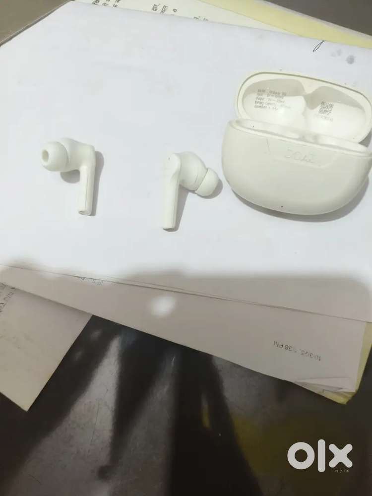 Boat Airdropes 300 tws earphone