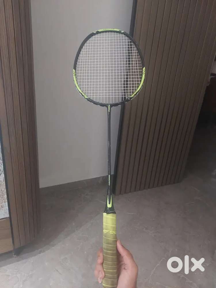 Perfly badminton racket