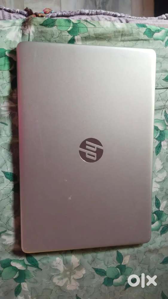 Hp leptop 1TB ram 4gb rom i3