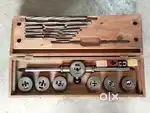 Manual threading tool kit set