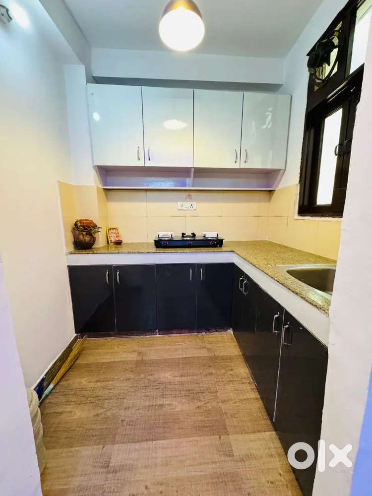 2bhk fully furnished flat available near Saket metro