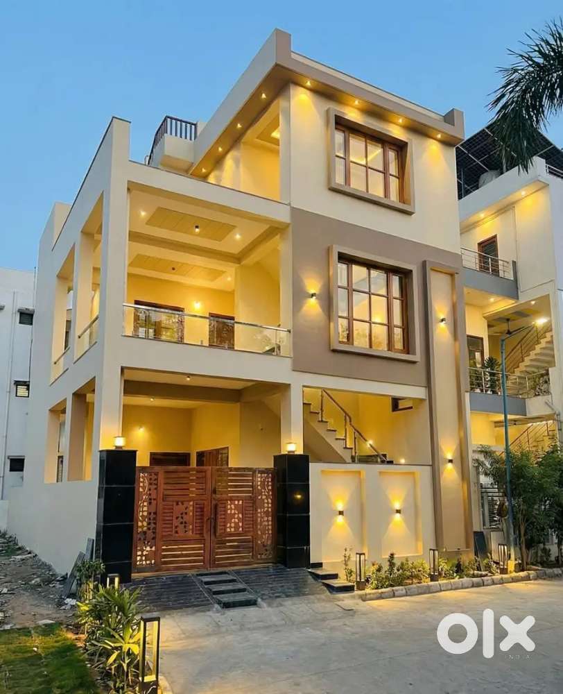 total 166 gaj location dawarkapuri