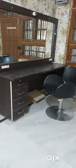 Portable Chair & Table ( facial bed & other parlour products)