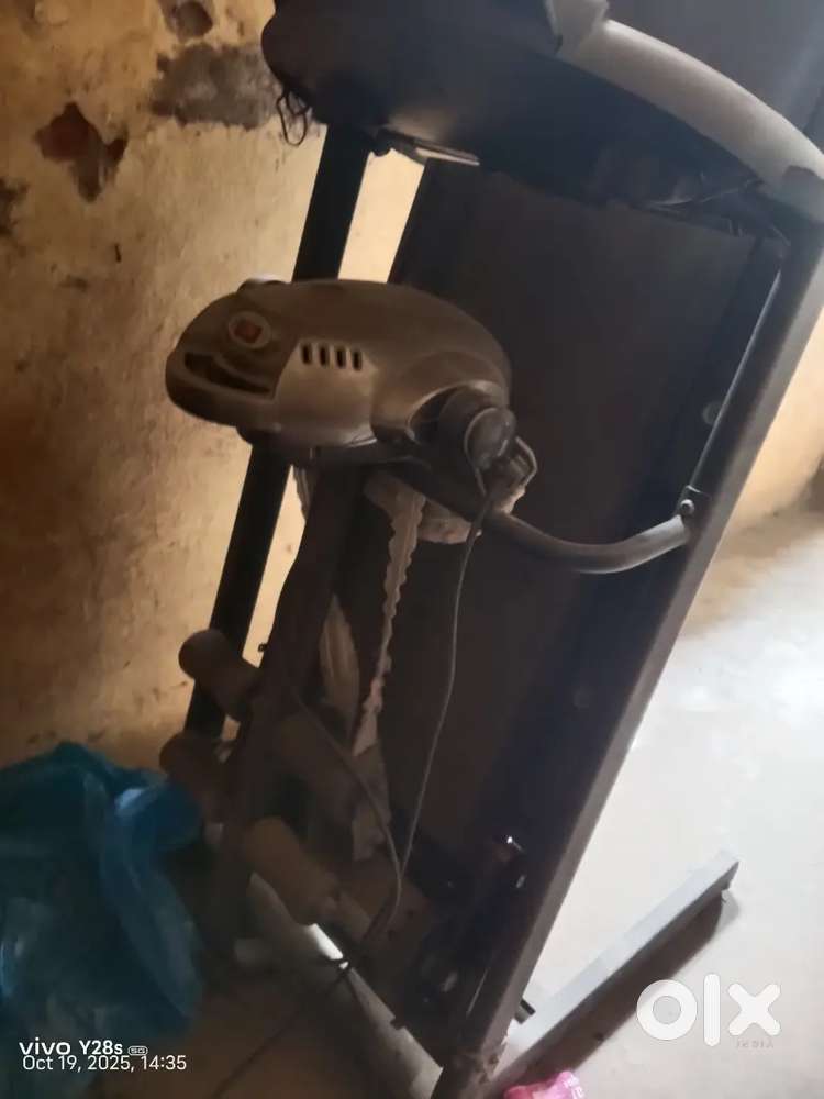 Gym running machine
