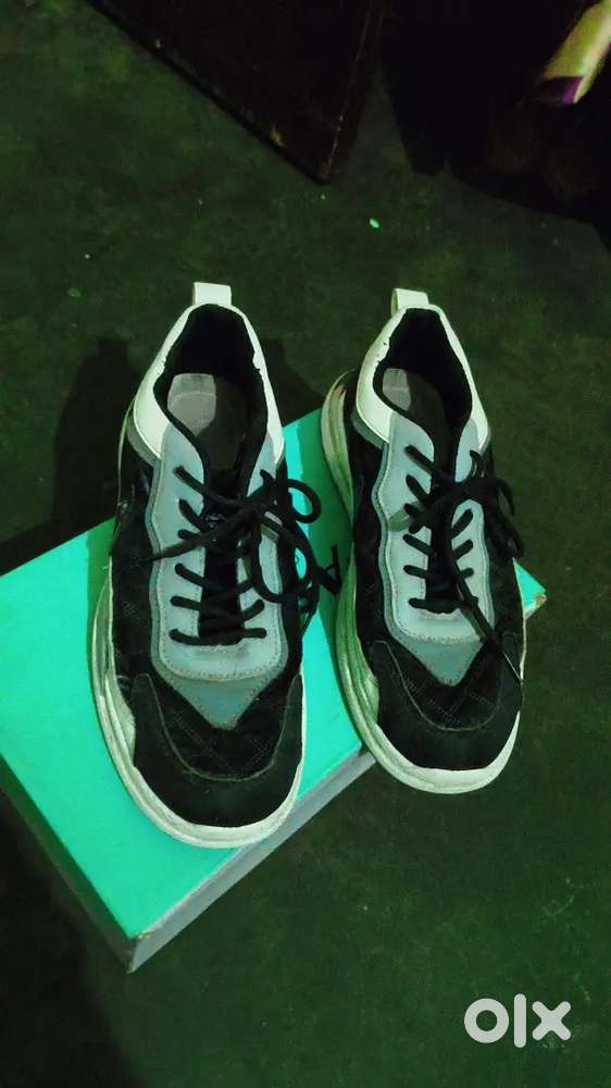 Shoes size 7